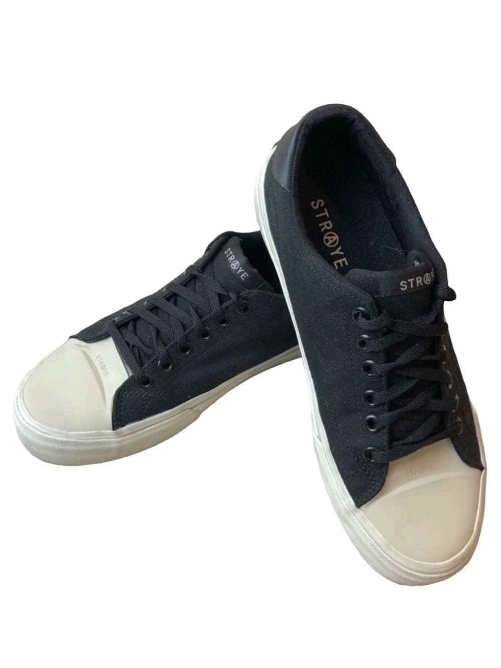 Straye‎ Skate Board Sneakers Shoes Black & White W-9 / M-7.5